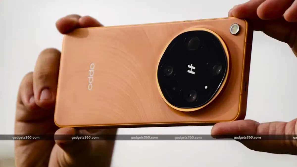 Render of an Oppo Find X10 series smartphone with a large circular camera module on the back