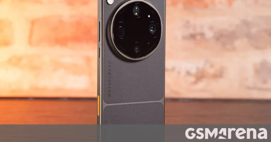 Rendered concept image representing the Oppo Find X10 Ultra smartphone with its multi-camera module
