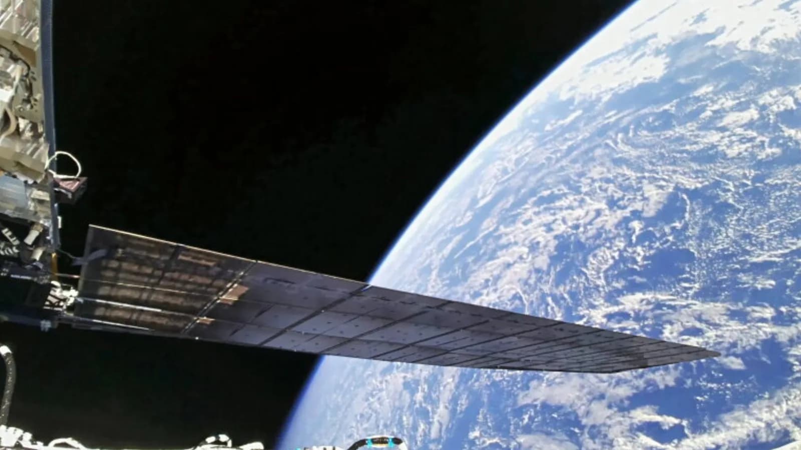 An artist's rendering of Amazon Leo satellites in low Earth orbit