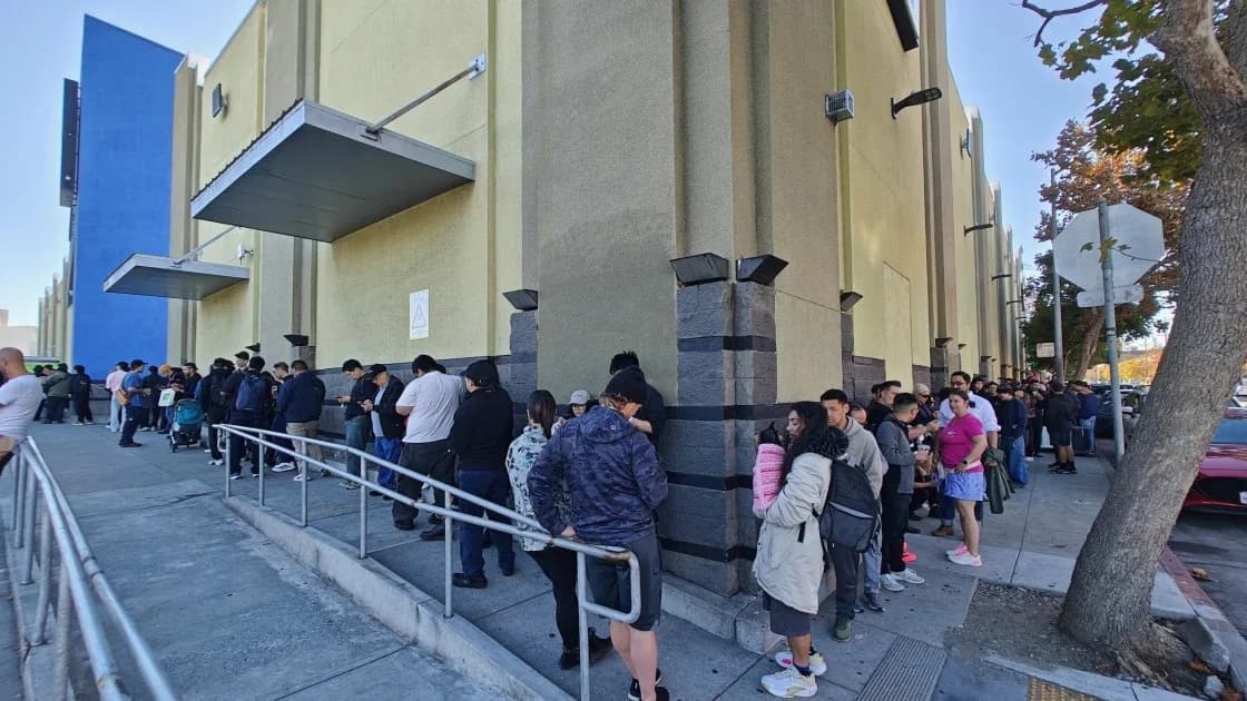 Crowd outside Best Buy in San Francisco for Nvidia's RTX Spark event, October 2026